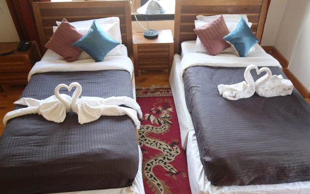Hotel Golden Roots