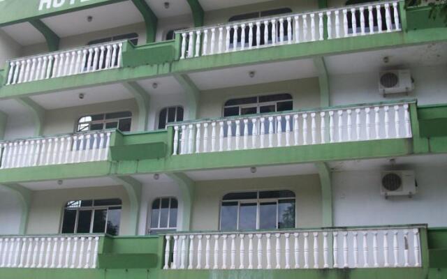 Hotel Dourado