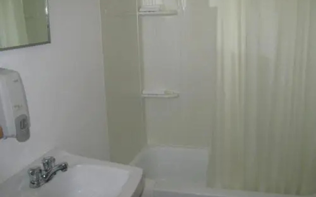 Sherbrooke Village Inn