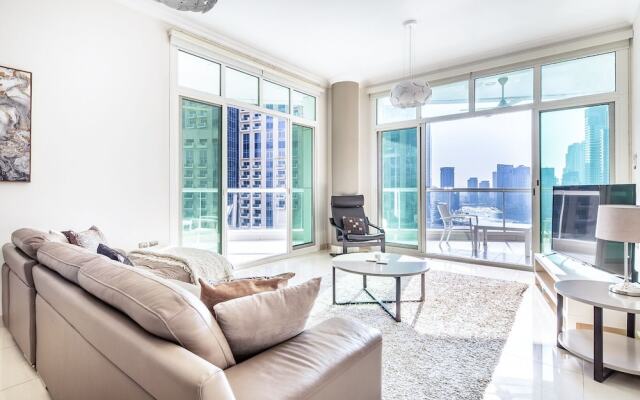 Warm & Spacious 2BR in The Famous Dubai Marina