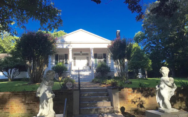 Collina Plantation Inn