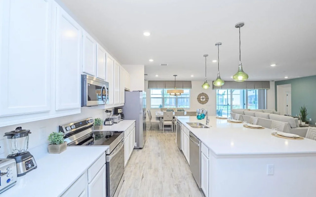 Upstay - Magic Mansion w Pool-spa-cinema-games