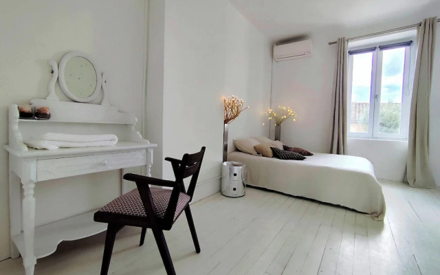 Les Grands Cyprès - chambres d'hôtes, bed and breakfast