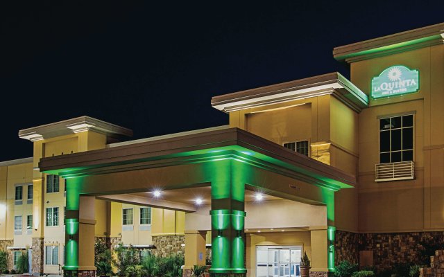 La Quinta Inn & Suites by Wyndham Ft. Worth - Forest Hill TX