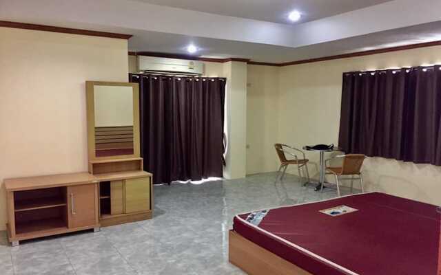 Somsri Apartment