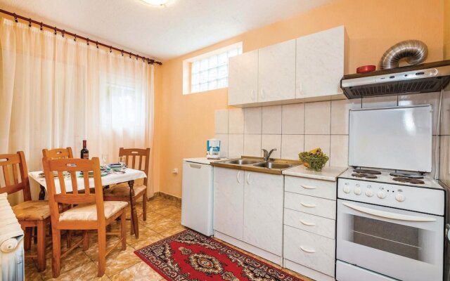 Nice Apartment in Lopci With 2 Bedrooms