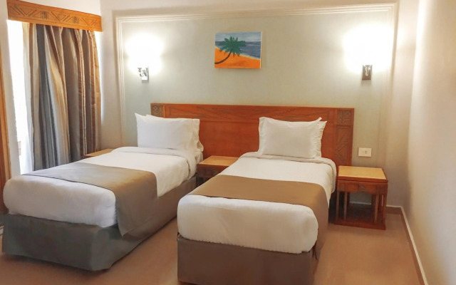 Grand holidays Green Resort