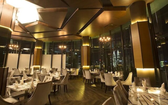 Wong's Homestay at Regalia Residence