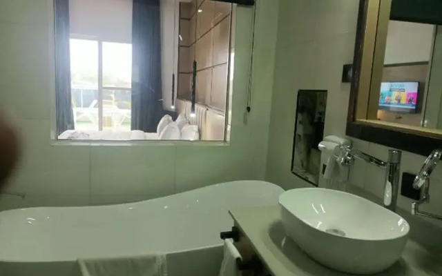 G Pinnacle Signature Hotel