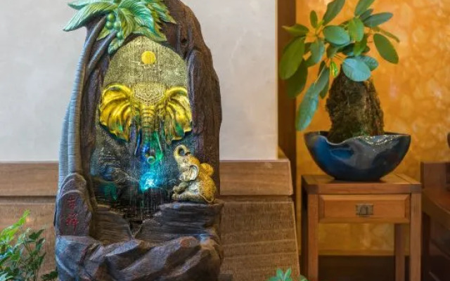 Yidu International Hot Spring Hotel