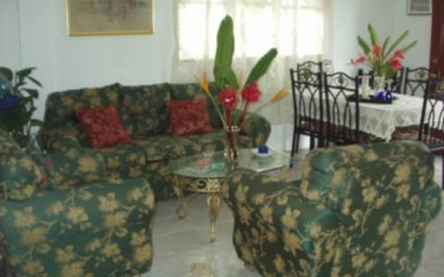 My Father's Place Guesthouse in Massacre, Dominica from 64$, photos, reviews - zenhotels.com