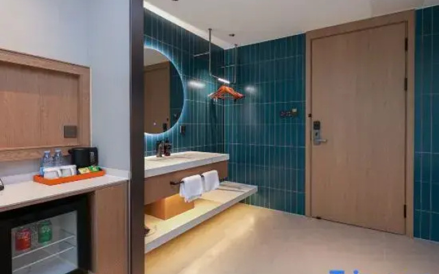 Qingmu Shang Hotel (Wuhu Bay Lan Hengyuan Mould Store)