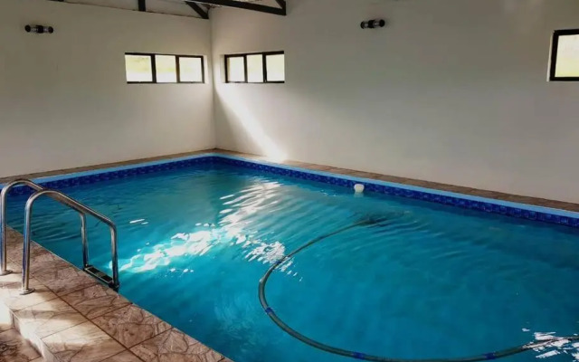 8sIndoor heated pool4 bedroom villaGreat view