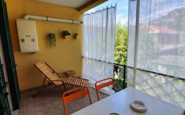 1 Bed Flat - Sleeps 2 - Parking - Wifi