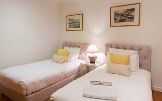 Baan Sanploen Huahin Condo By KK