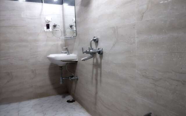 OYO 16845 Shree Karpagham Dreams