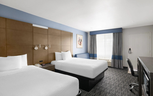 Travelodge Inn & Suites by Wyndham Anaheim on Disneyland Dr