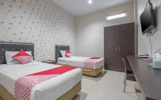 OYO 928 Hotel Astra Novilia