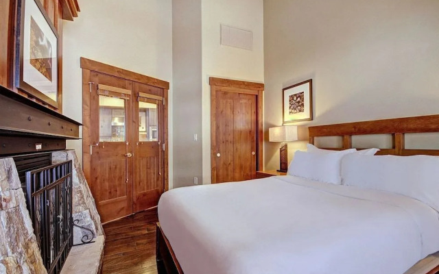 One Ski Hill Place S8501