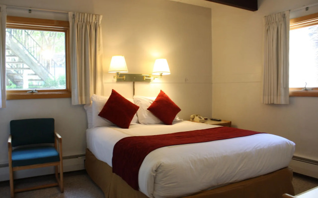 St. Moritz Lodge & Condominiums