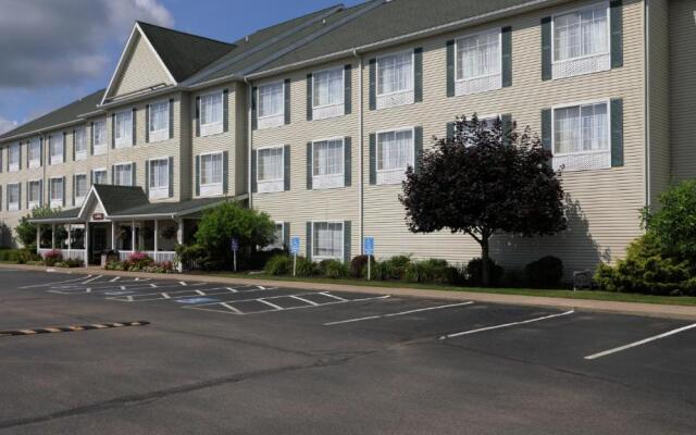 Coshocton Village Inn and Suites