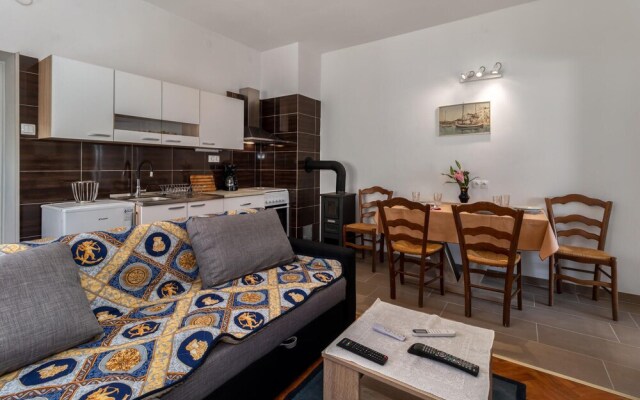 Nice Apartment in Crikvenica With Wifi and 1 Bedrooms