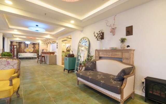 L.River Boutique Inn