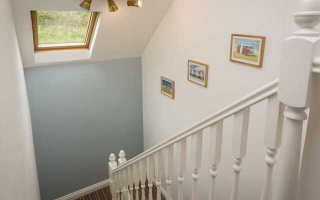 5 Chichester Court