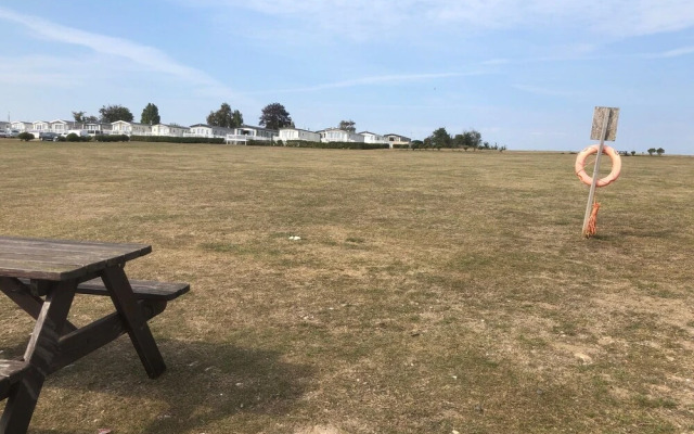 Luxury 2 Bedroom Caravan at Mersea Island Holiday