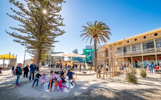 'Ocean Sunset' Glenelg Central Studio Free Parking