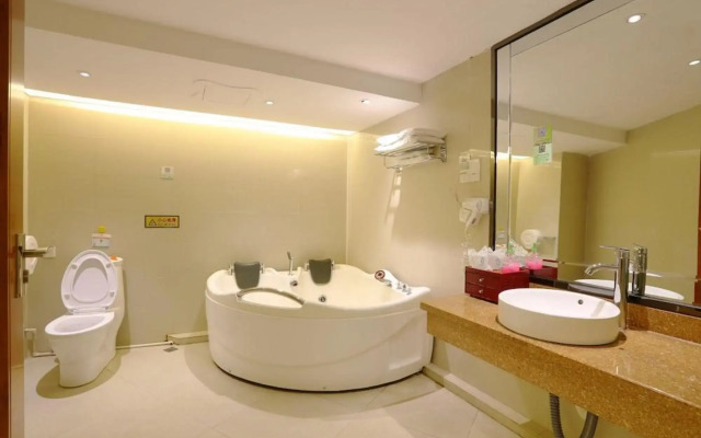 Victoria Hotels