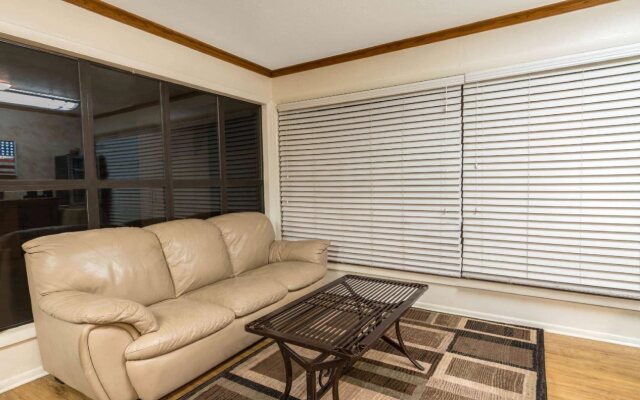 Travelodge by Wyndham Salina