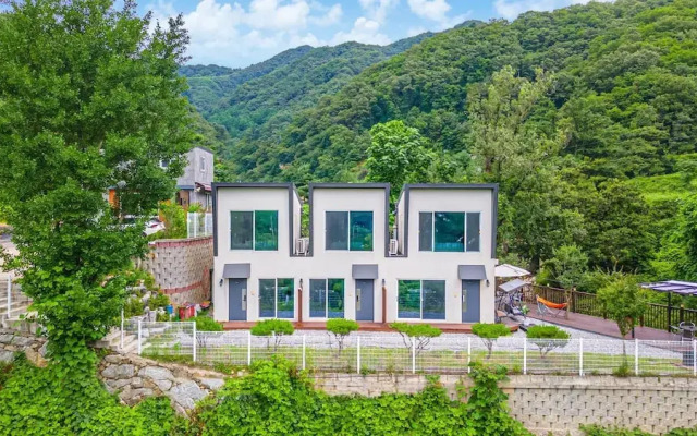 Gapyeong Gamseong216 Poolvilla Pension