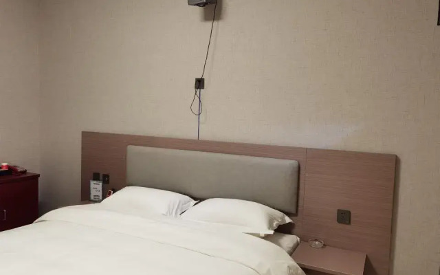 Xianghe Huaxuan Hotel (Zhongyi Furniture City Shop)