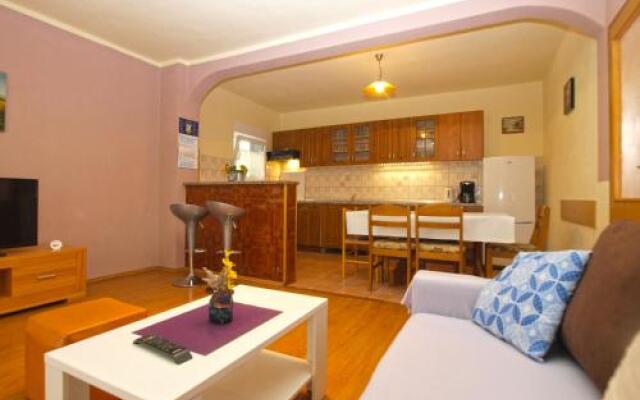 Apartment Josip 1649