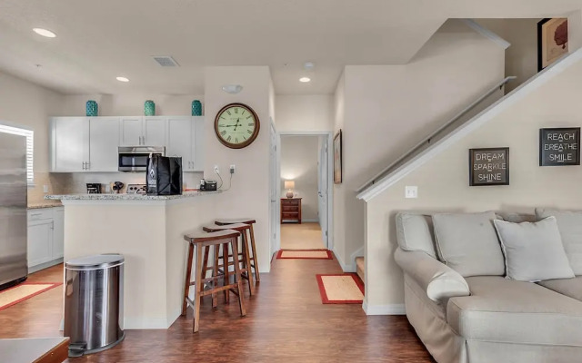 Lucaya Village 21-101