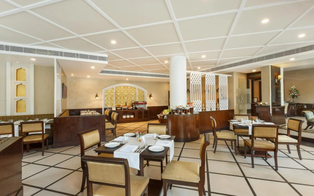 La Place Sarovar Portico, Lucknow