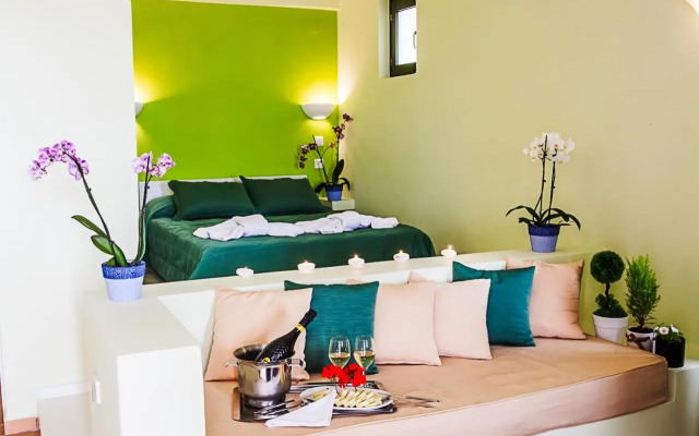 Nautilus Dome Suites & Apartments