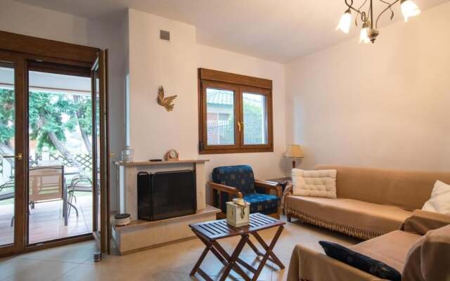 Octopus House 1 min From the Beach of Nikiti