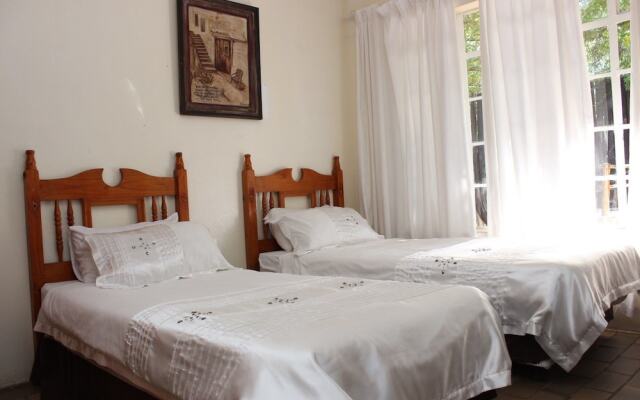 Golden Lantern Guest Lodge