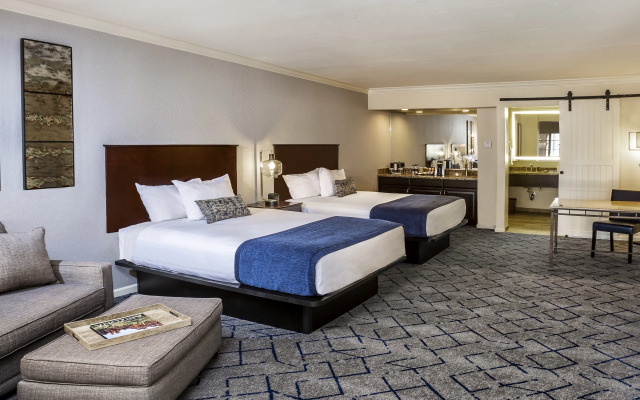 Scottsdale Plaza Resort