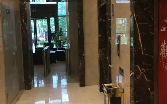 Light Time Apartment (Nanning Wuxiang Headquarters Base Store)