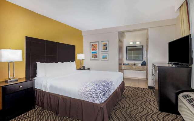 La Quinta Inn & Suites by Wyndham Carlsbad - Legoland Area