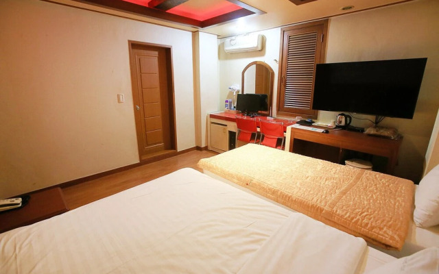 Hotel Plus