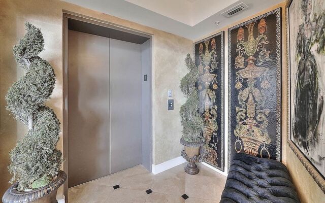 Maison Par Leau by RedAwning