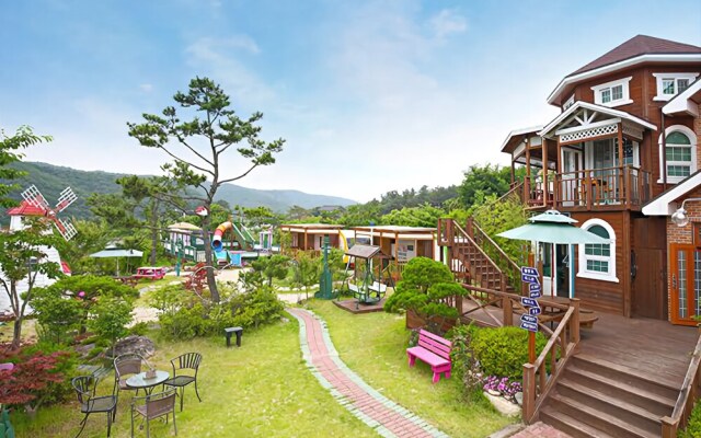 Gyeongju Windmill Pension