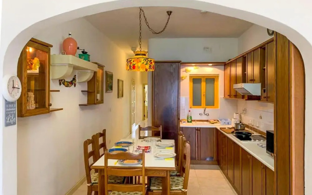 Sea and sun Views 2bd Apt Marsalforn Gozo