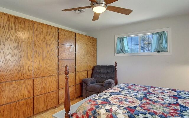 Fantasy Oaks Lodge 4 Bedroom Home by RedAwning