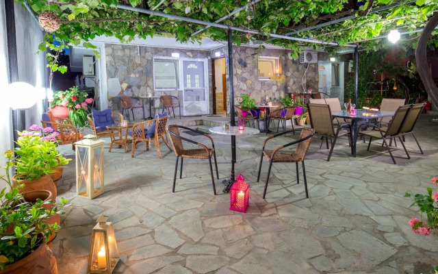 Famelia Studios Lampiris