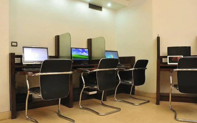 Hotel Shivdev International